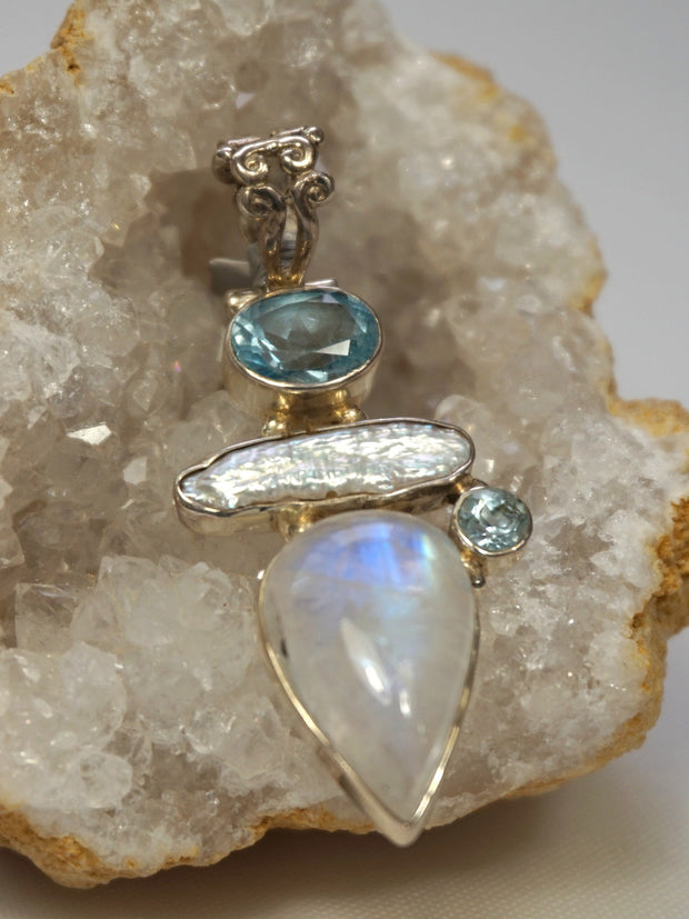 Moonstone Pendant 4 with Blue Topaz