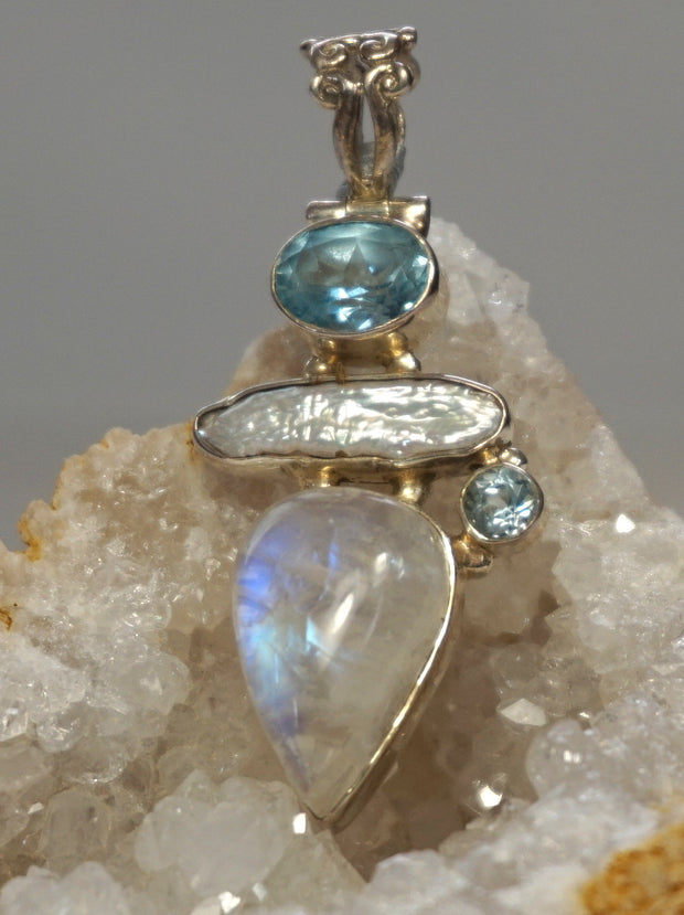 Moonstone Pendant 4 with Blue Topaz