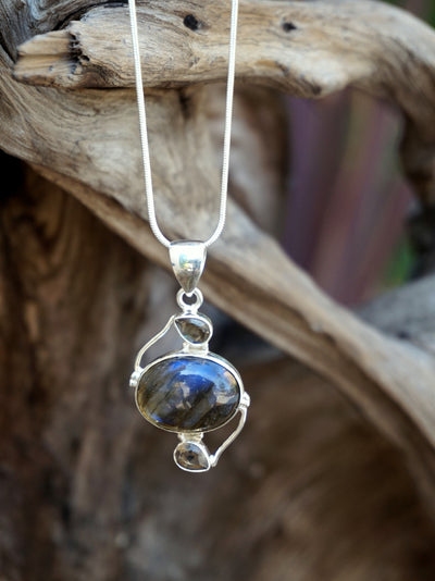 Labradorite Pendant 17 with Smoky Quartz