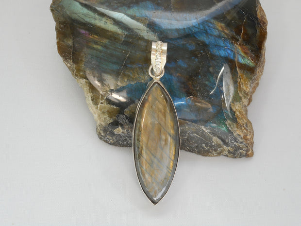 Labradorite Pendant 7