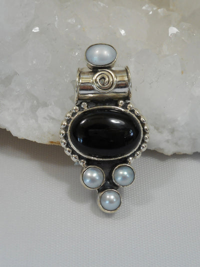 Black Onyx Pendant 2 with Pearls