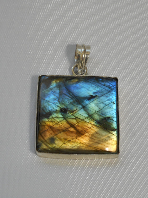 Labradorite Pendant 10