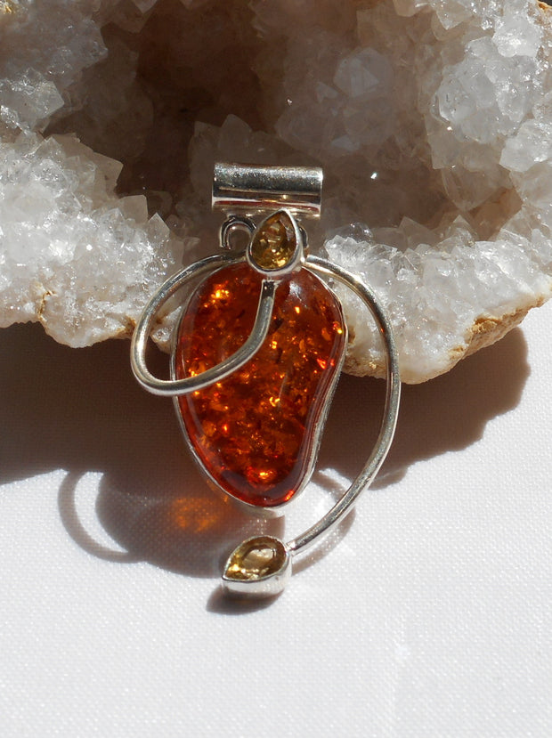 Amber Pendant 11 with Citrine Quartz