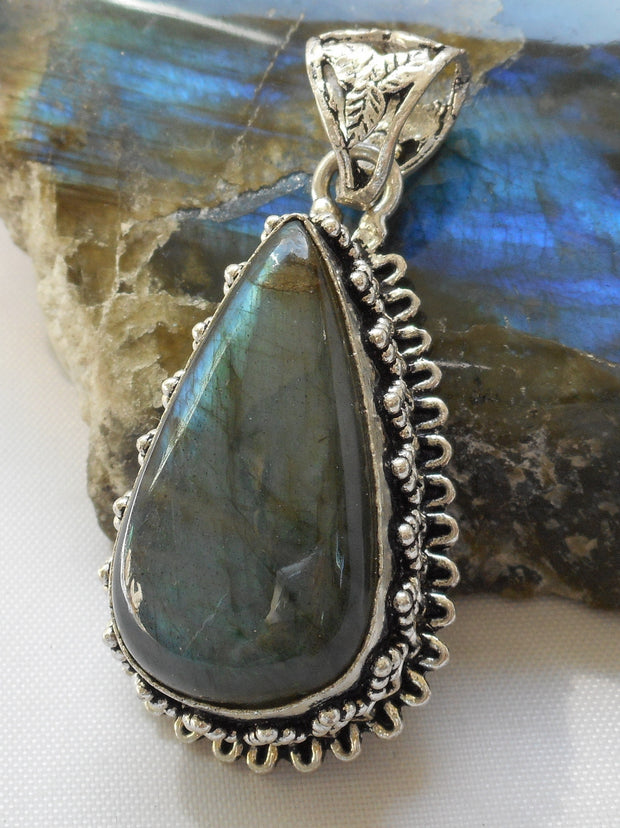 Labradorite Pendant 14