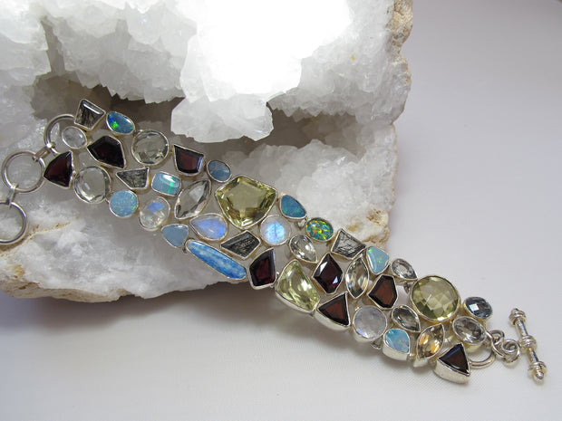 Sparkling Gemstones Bracelet 1