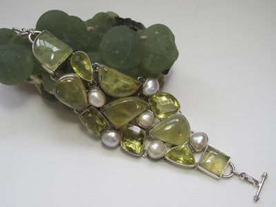 Prehnite Bracelet 3 with Citrine Quartz and Mabe Pearls