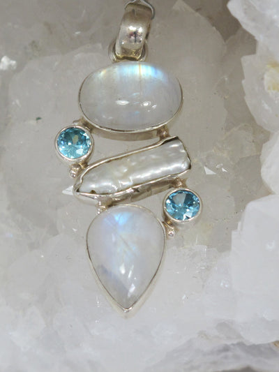 Moonstone Pendant 1 with Blue Topaz