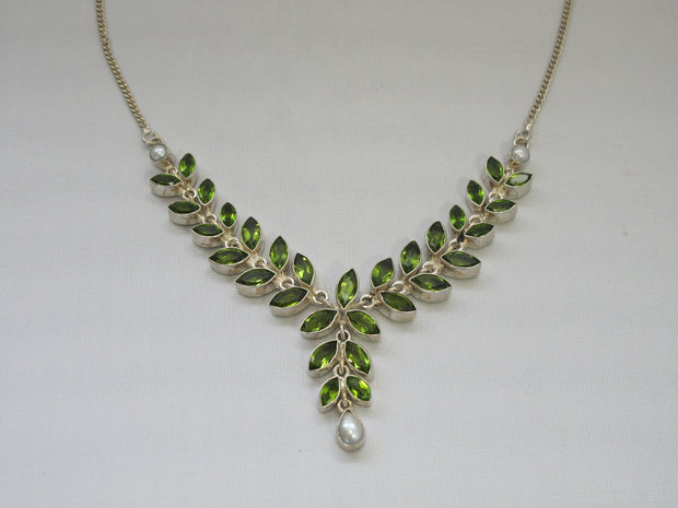 Delicate Peridot and Pearl Teardrop Necklace